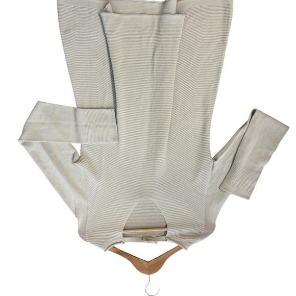 Annette Gortz M (oversized) great condition very minor wear V-Neck Women's Tunic - Picture 2 of 15